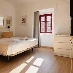 https://casa-com-graca-fully-equiped-studio-in-the-historical-center.hotels-lisbon-portugal.com